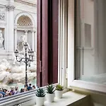 Luxury With Direct Trevi Fountain View Romantic Rome