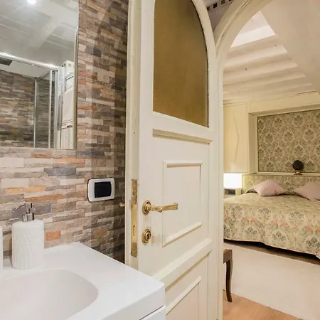 Luxury With Direct Trevi Fountain View Romantic