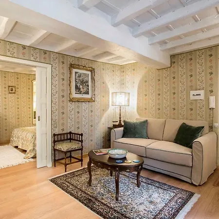Luxury With Direct Trevi Fountain View Romantic Róma
