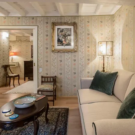 Luxury With Direct Trevi Fountain View Romantic