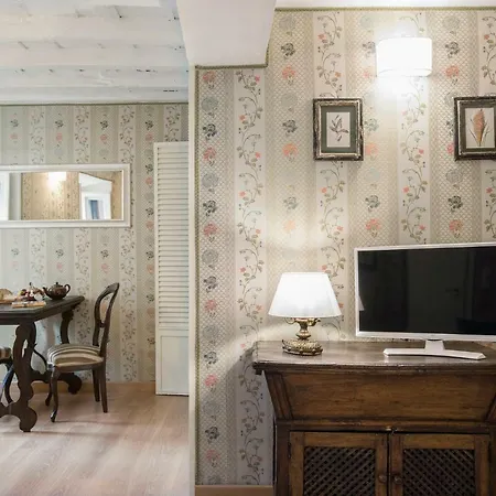 Luxury With Direct Trevi Fountain View Romantic *