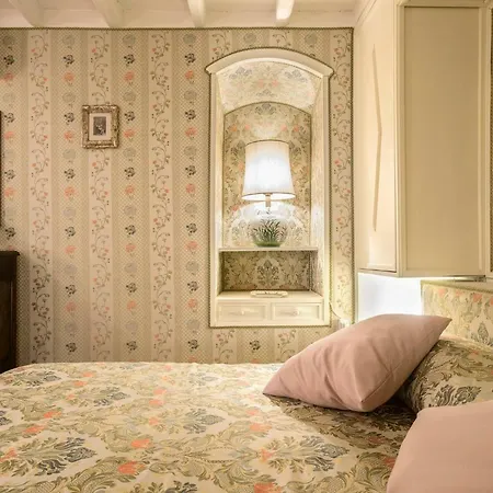 Luxury With Direct Trevi Fountain View Romantic Róma