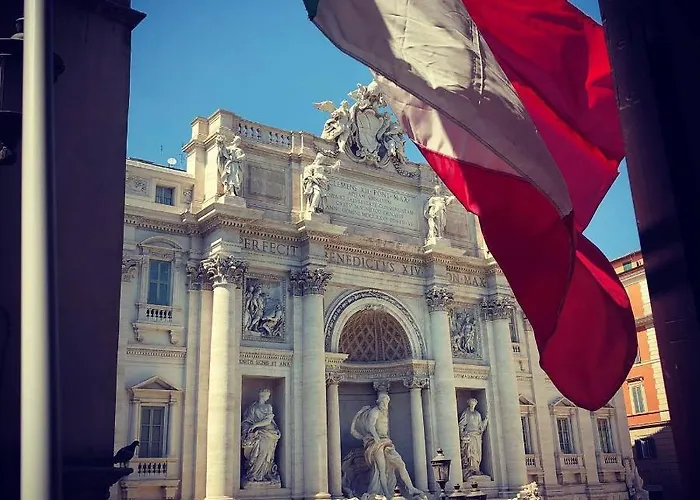 Panoramic Trevi Fountain View Luxury Apartament