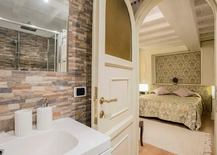 Panoramic Trevi Fountain View Luxury