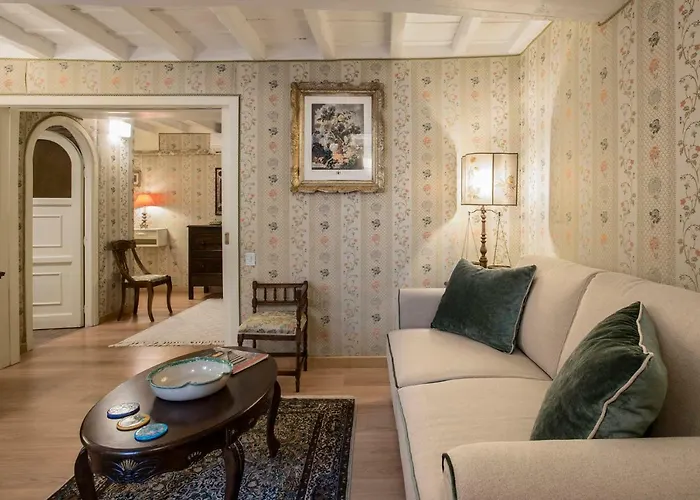 Panoramic Trevi Fountain View Luxury