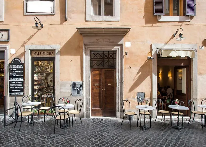 Panoramic Trevi Fountain View Luxury Apartament