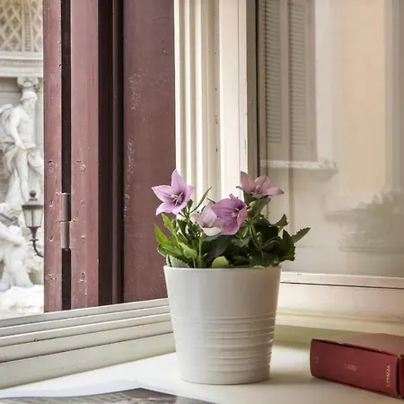 Daire Luxury With Direct Trevi Fountain View Romantic