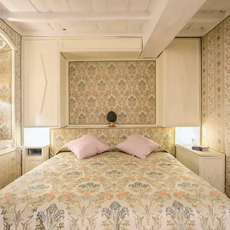 Luxury With Direct Trevi Fountain View Romantic Daire
